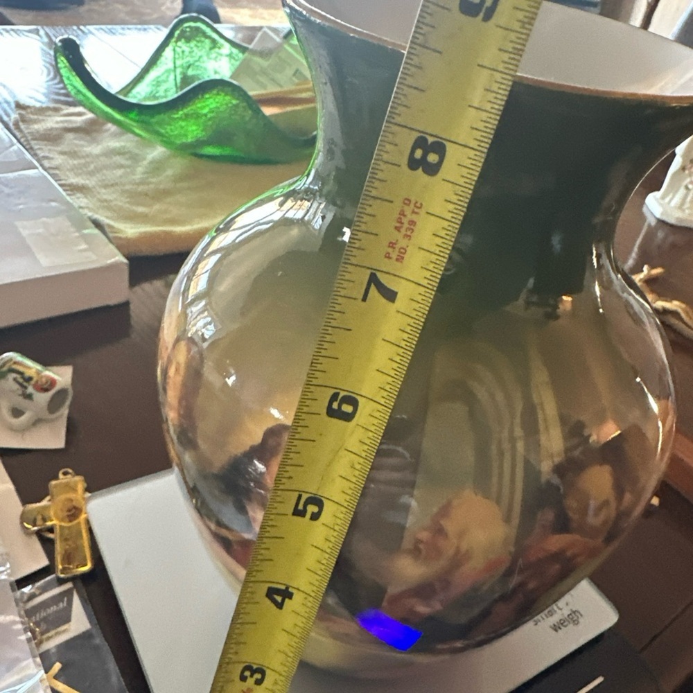 Vintage Last Supper vase featuring‎ da Vinci’s famous painting, 8 inches - Picture 7 of 7